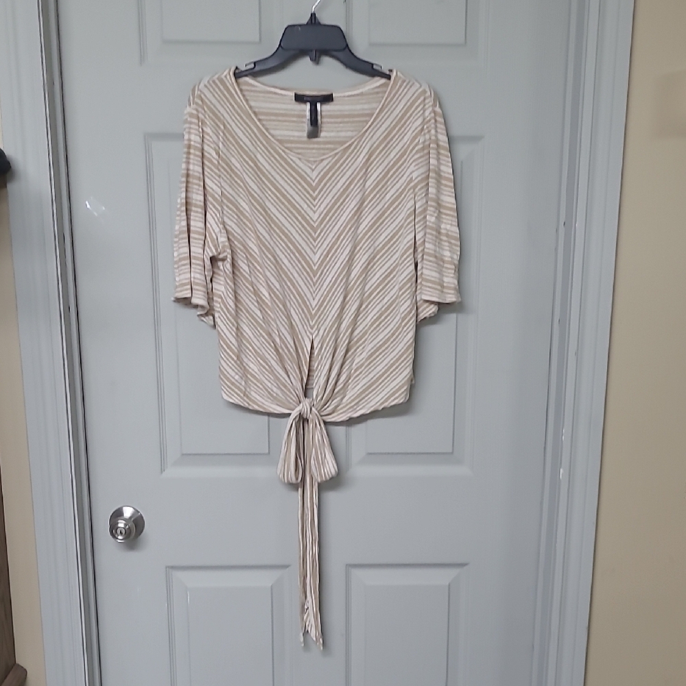 🩴BCBGMaxAzria Cream/Tan Chevron/Stripe 1/2 Bell Sleeve Top Tie Waist L